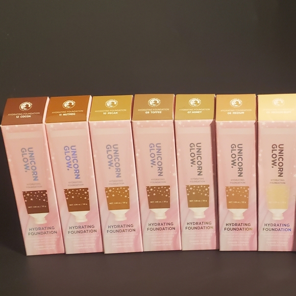 **3PACK** Unicorn Glow Hydrating Foundation- #10 Pecan - Picture 2 of 3